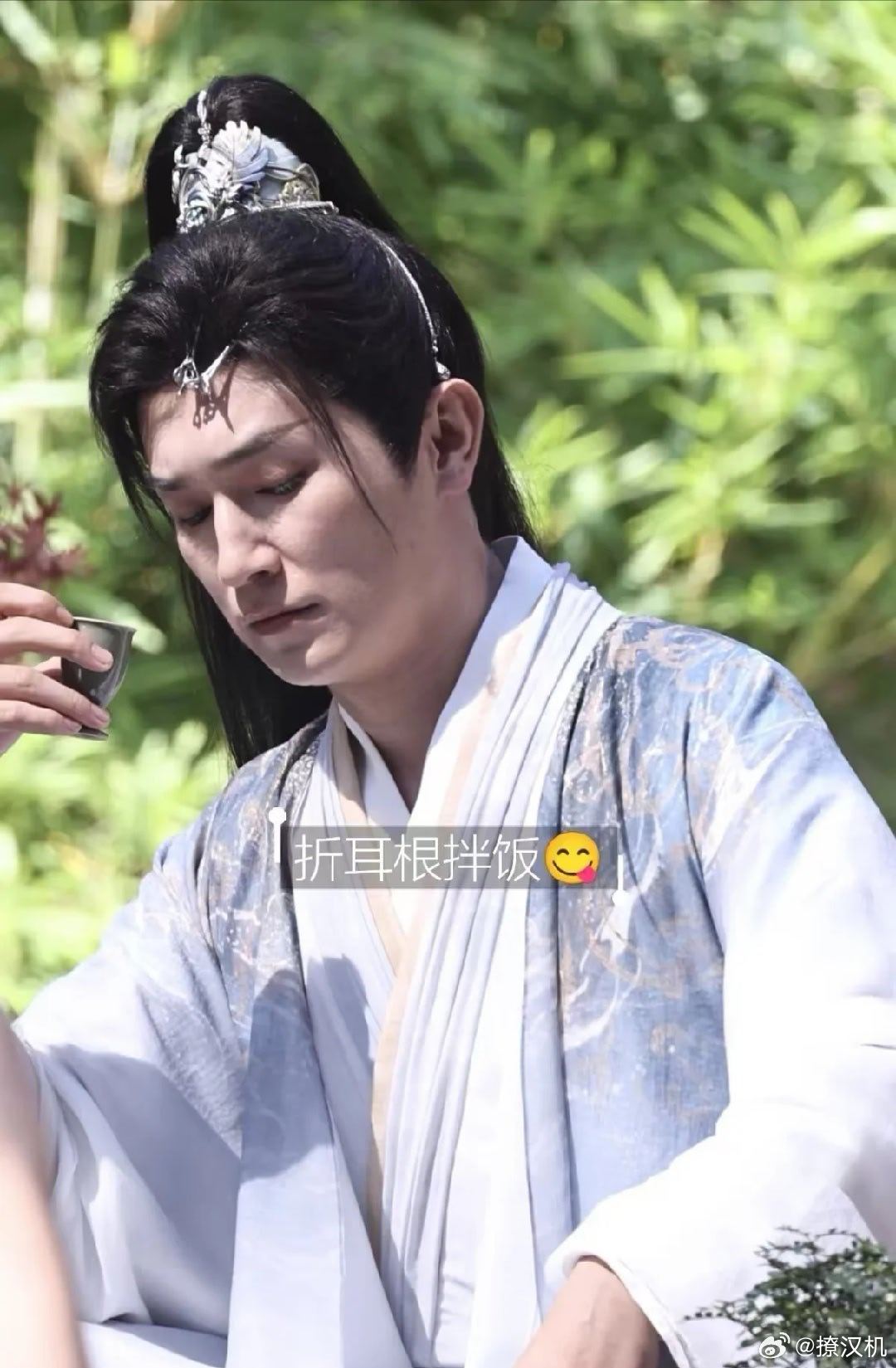 杨旭文这是咋的了？卢凌风那时候还是帅的，这次演天行九歌之举世无双 的韩风，路透咋