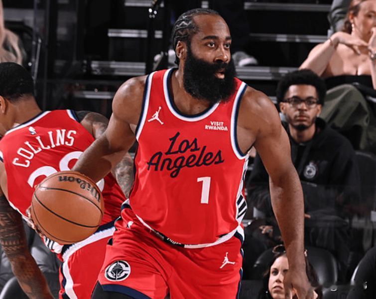 跟登哥一起打球很愉快！科林斯谈哈登：

“跟哈登一起打球很愉快。”

“当你出现