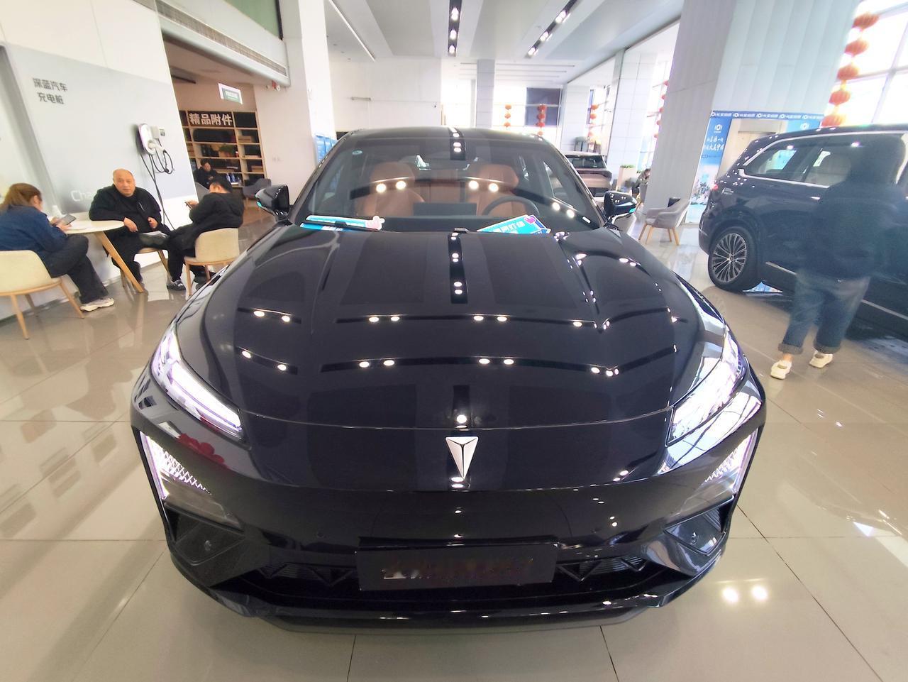 科技智能中级SUV《深蓝S07》
   深蓝S07华为激光版，于2026年4月2