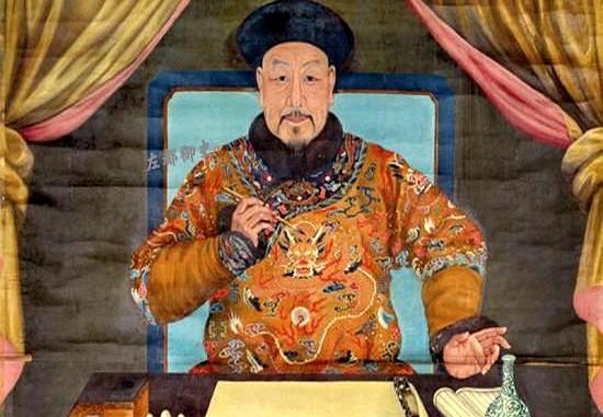 乾隆四十二年那批哈密瓜进贡入京，本是边疆的一场丰收，到了内廷，竟成了考量官场生态