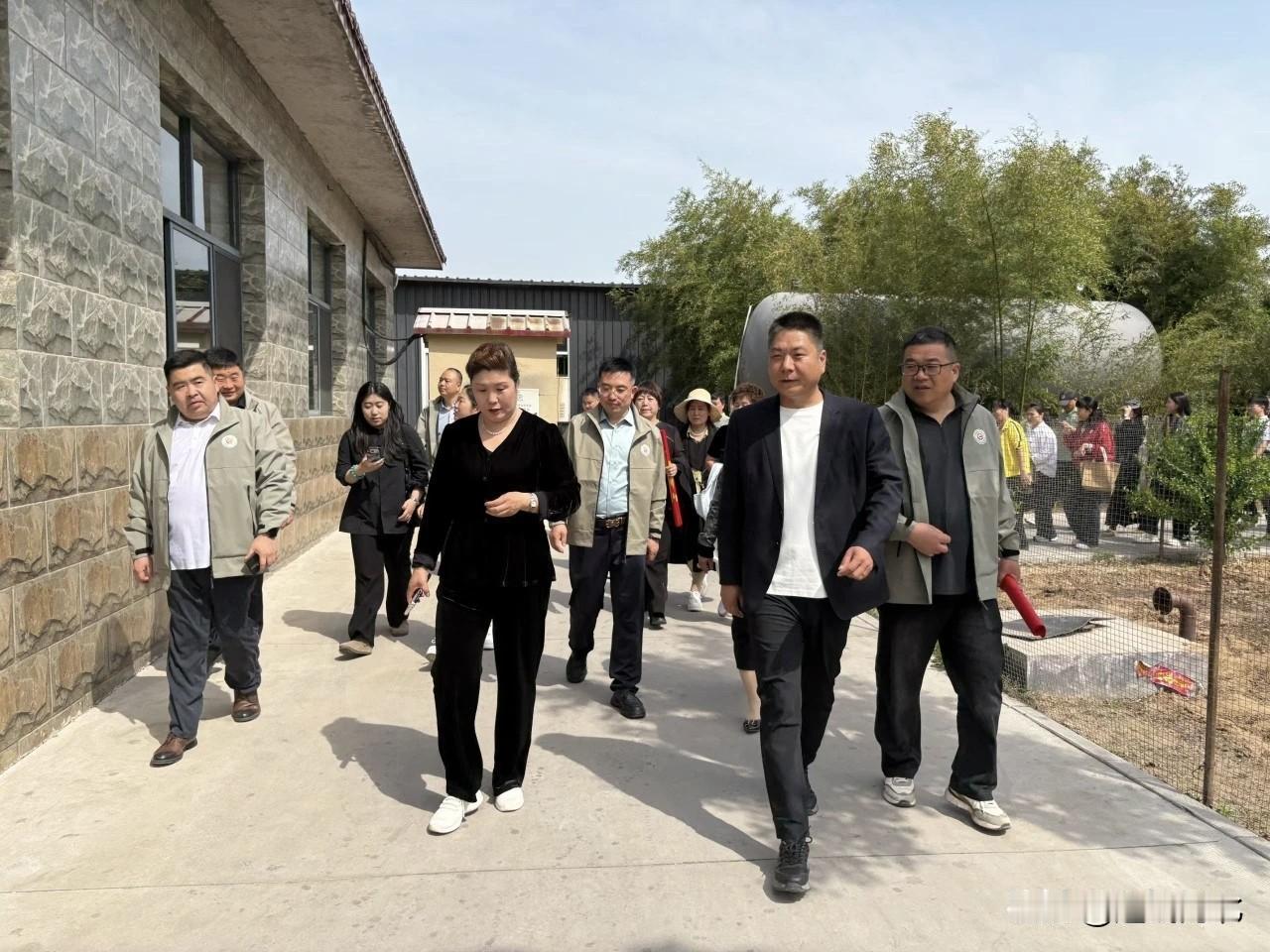 【元氏县青商会企业走访联谊活动圆满成功】近日，元氏县青年企业家商会联合女企业家商