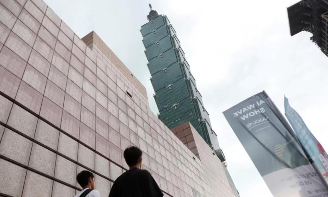 台湾欢呼，中国飞机来了！ 就在昨天（7 月 4 日），中国官方报道了大陆的航空公