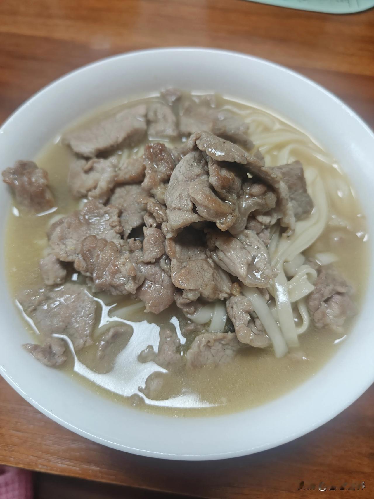 过了50岁千万别瞎减肥！不用饿肚子，不用猛锻炼，轻松养好代谢
 
很多人一过五十