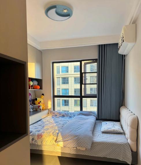 前天租客突然打电话说要搬走，今天去房子里看完，我纠结到半夜没睡着 —— 收了五年