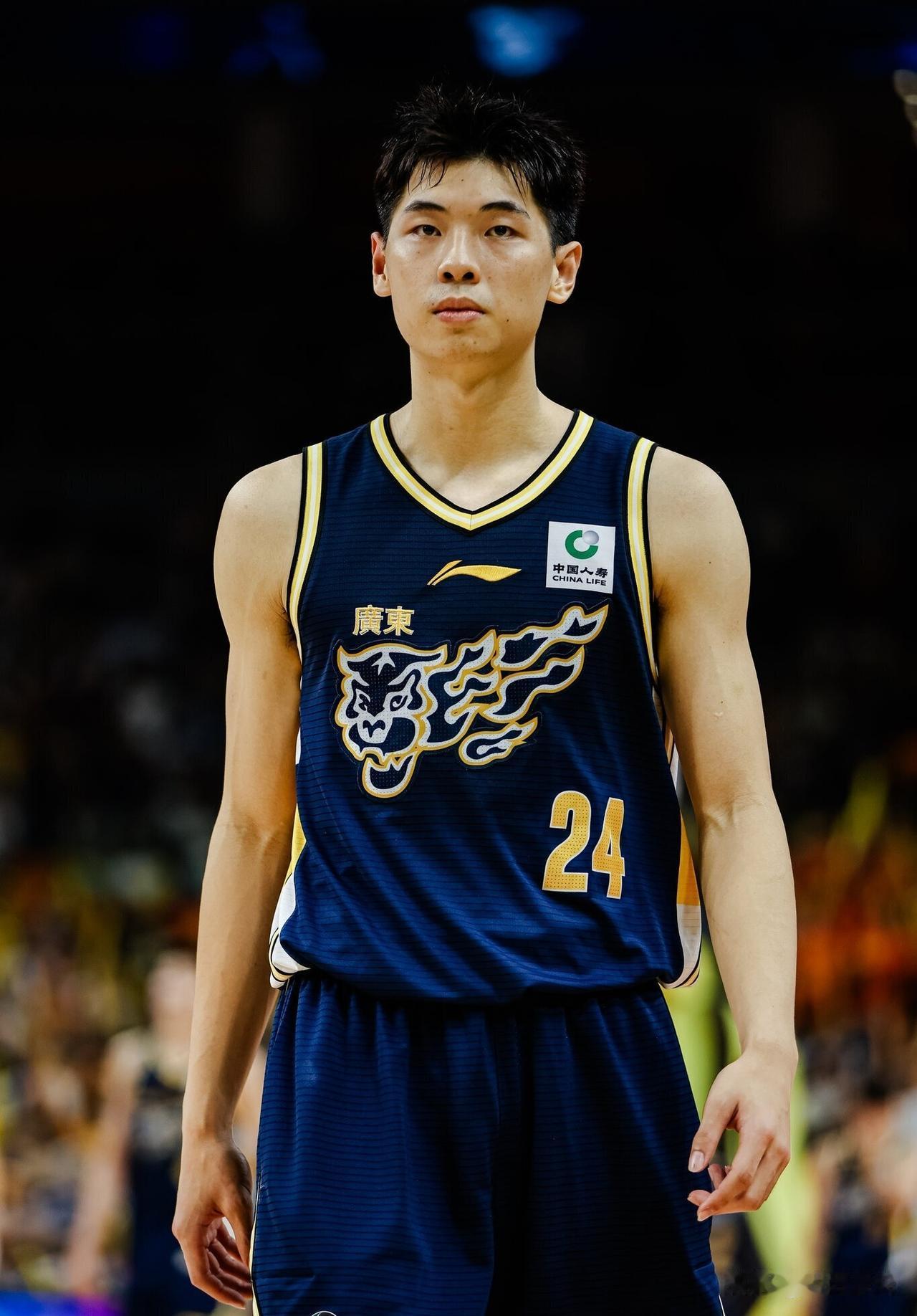 三国手合砍19分，难怪中国男篮不行，选人就存在很大问题！
CBA常规赛，广东宏远