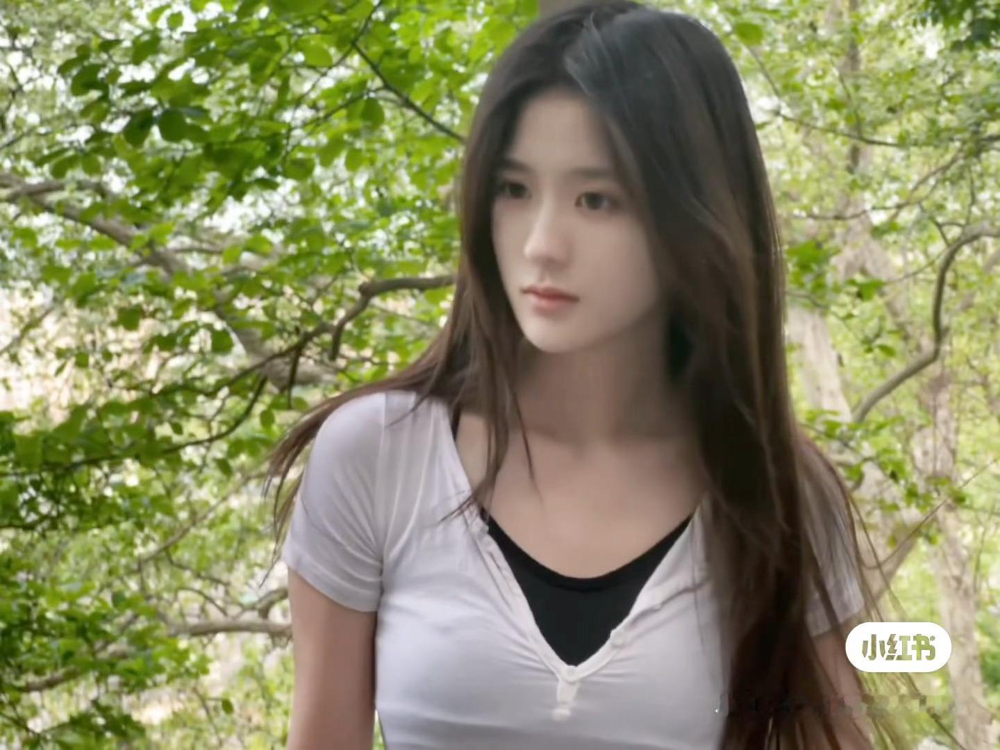 天呐太美了 我素颜长这样做梦都能笑醒….. 