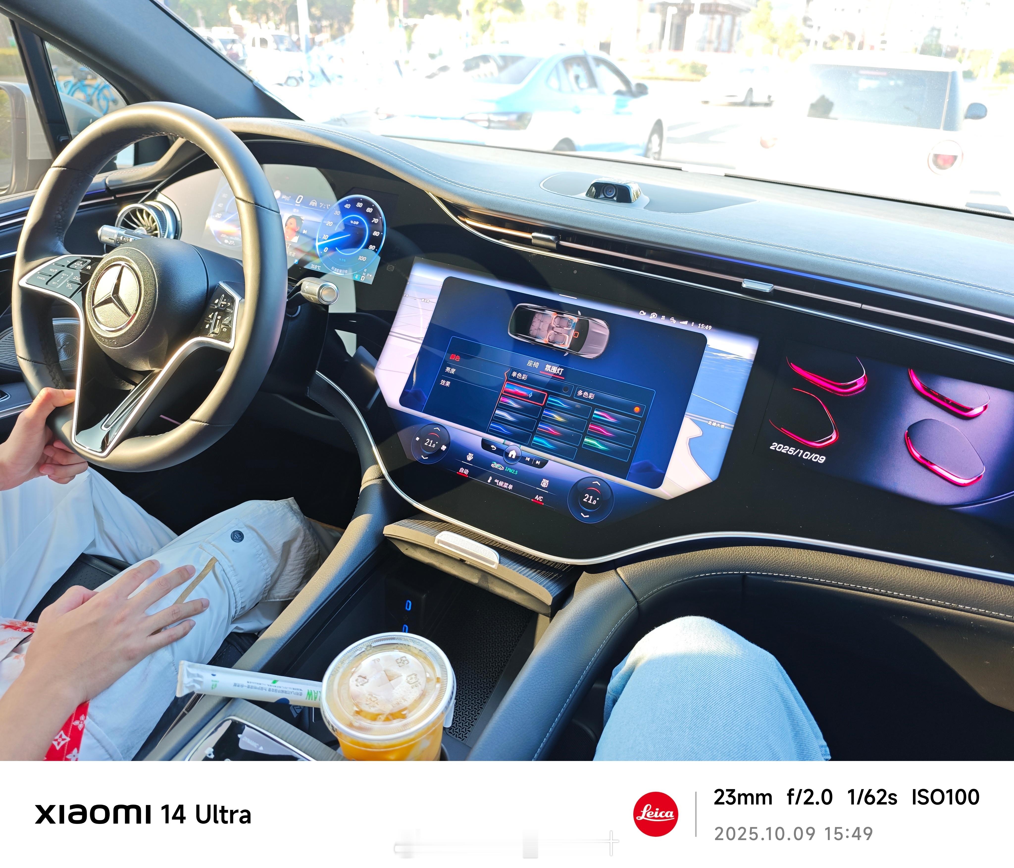 几年前原价买EQS轿车的同学换了台EQS 450+ SUV，指导价91.05W，