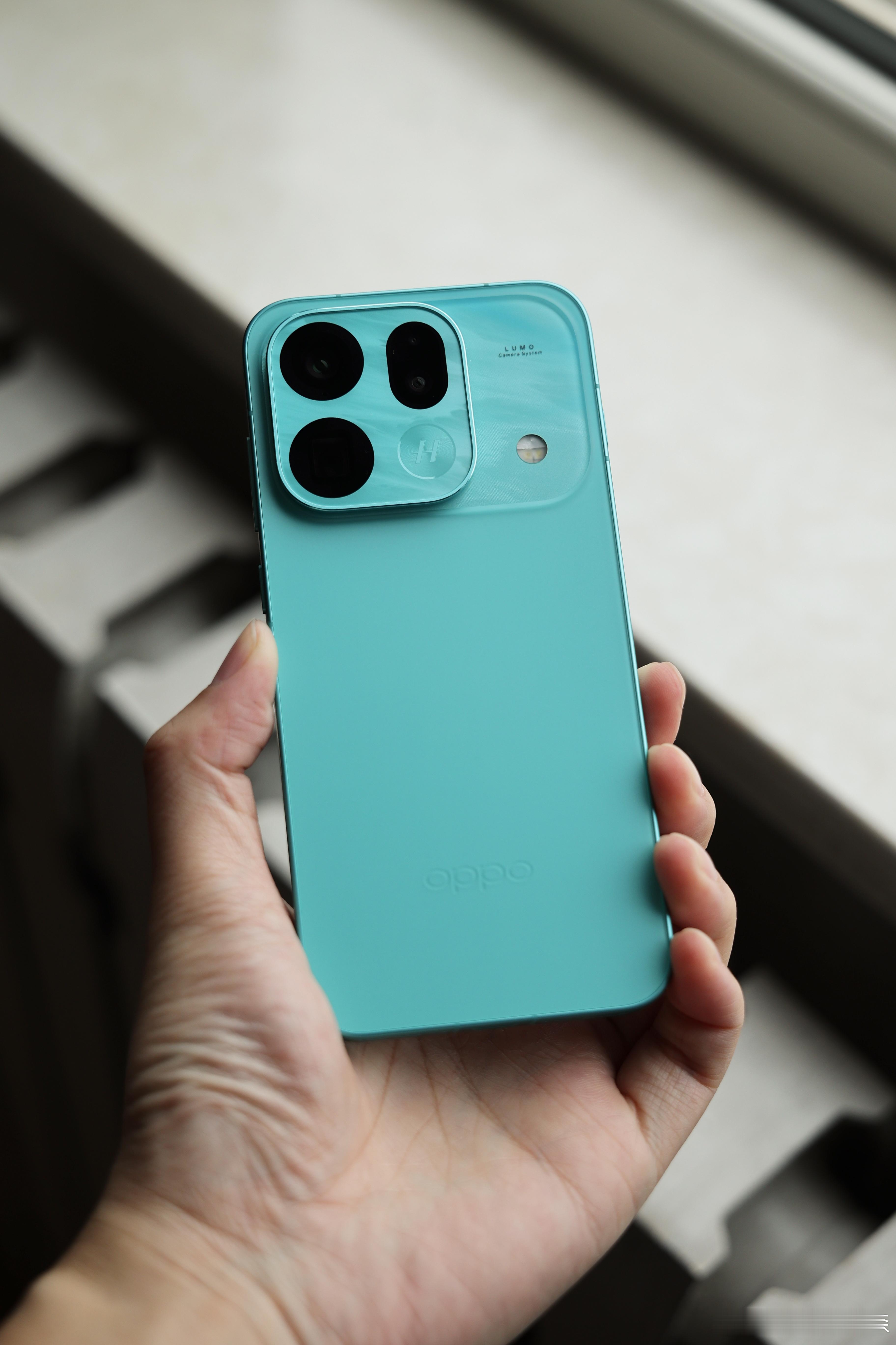 OPPO Find X9s Pro随便问虽然基本不能回答 