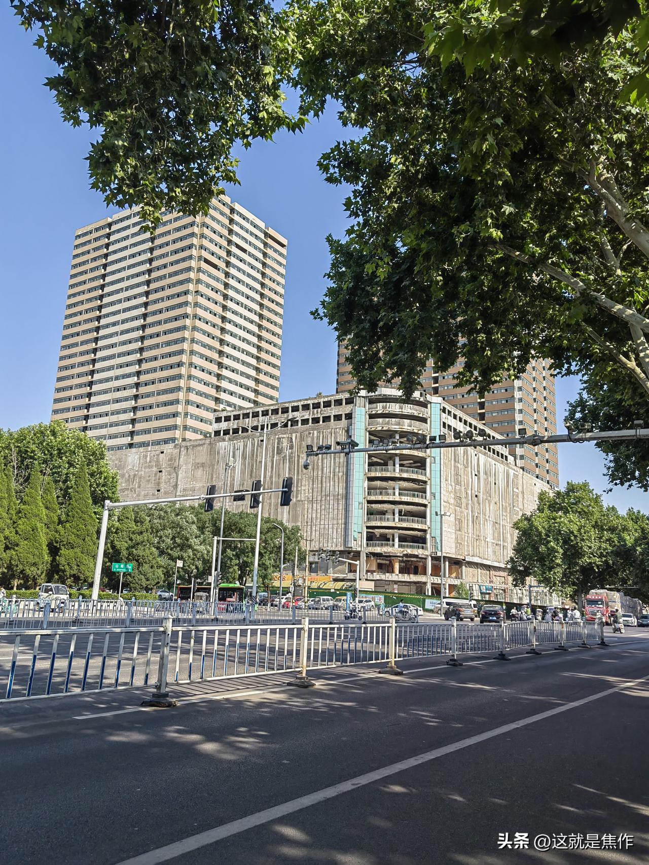 焦作老体育馆十字路口这一片的商业什么时候能重新火爆起来？
之前整个焦东这一块有几