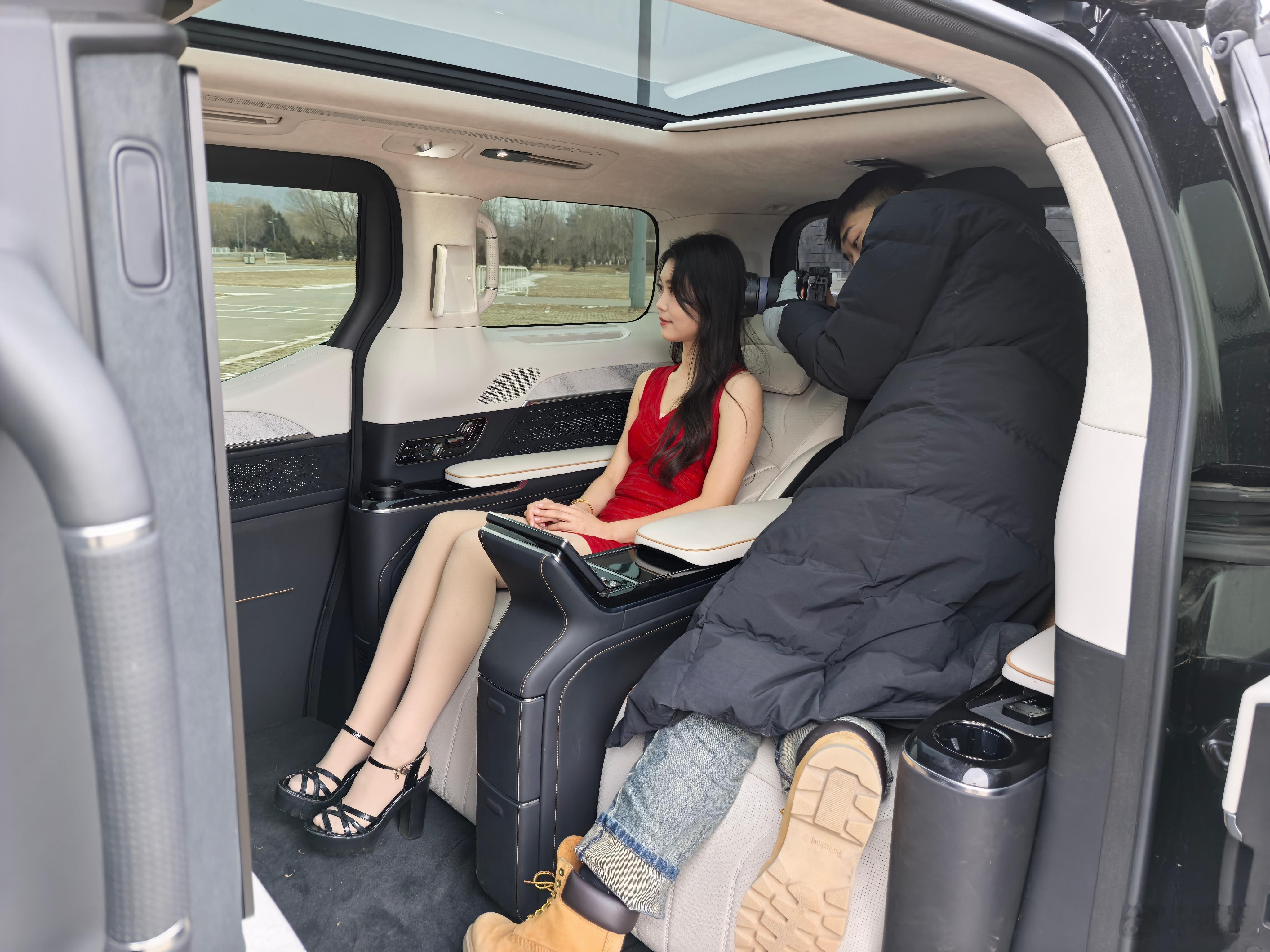 沈阳最冷的一天拍极氪009光辉。 