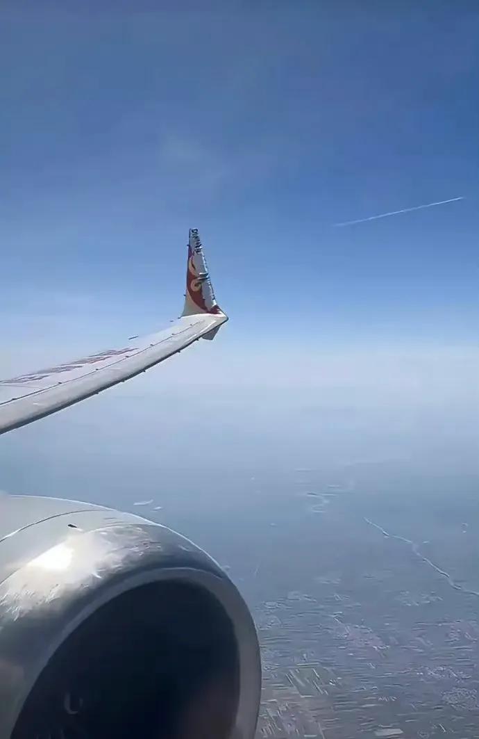 一张图看出航空公司的尴尬
估计经营状况不行，缝缝补补又一年吧[捂脸]
#航班经历