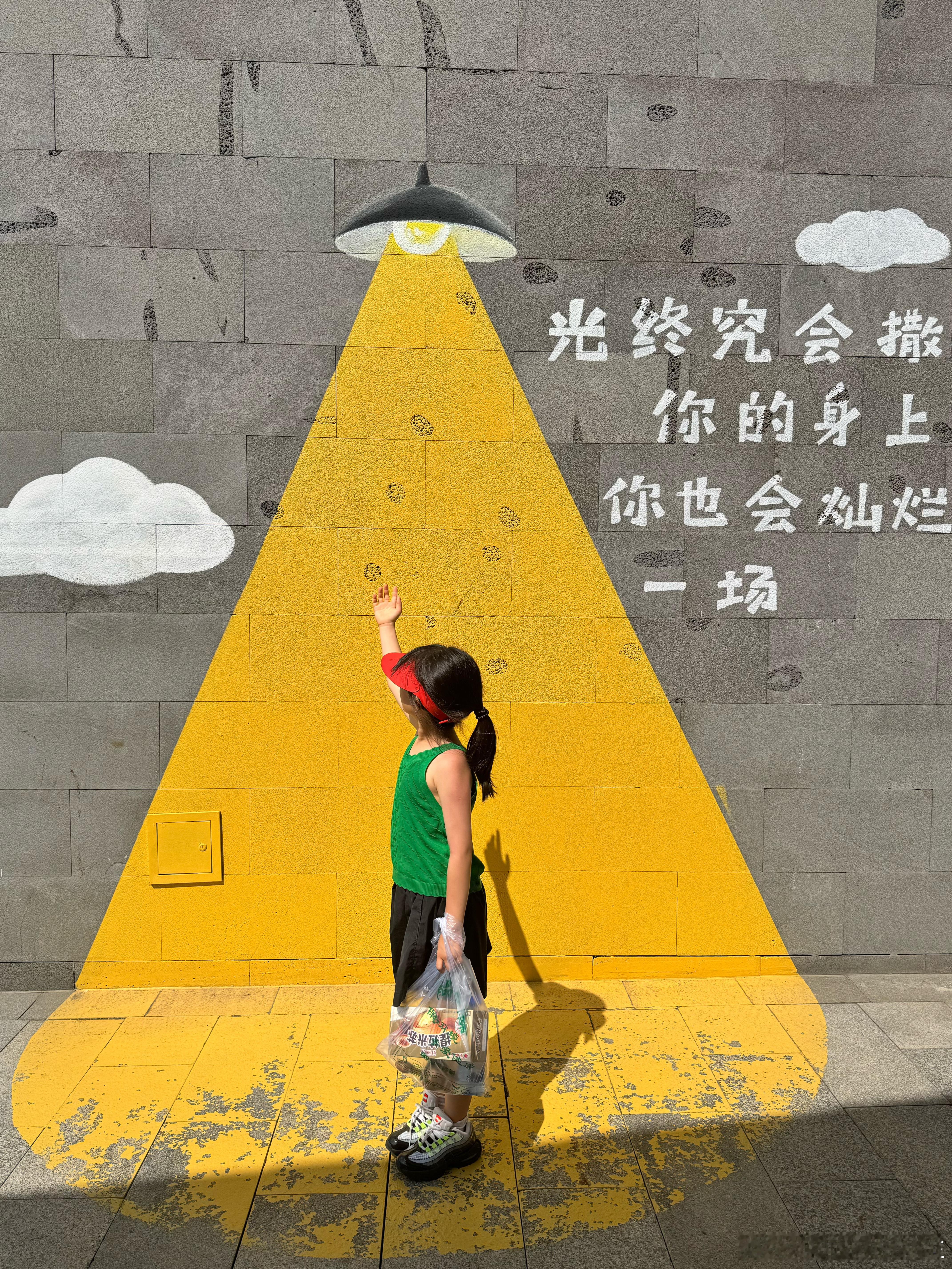 经常旅游的人都有一个共性路上总有万般不可控，接纳、处理、释怀，这是旅行独有的修行