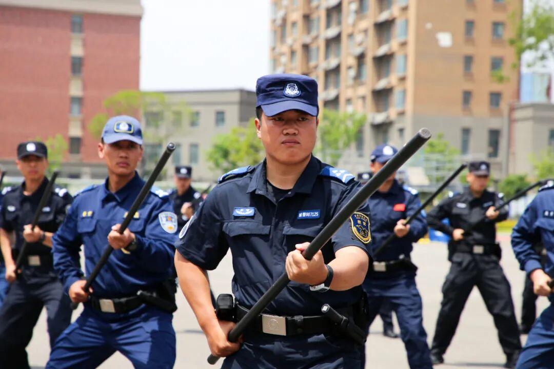 辅警可以当教官吗？

答案是肯定的。

‌辅警可以担任警务实战教官‌，这一岗位设