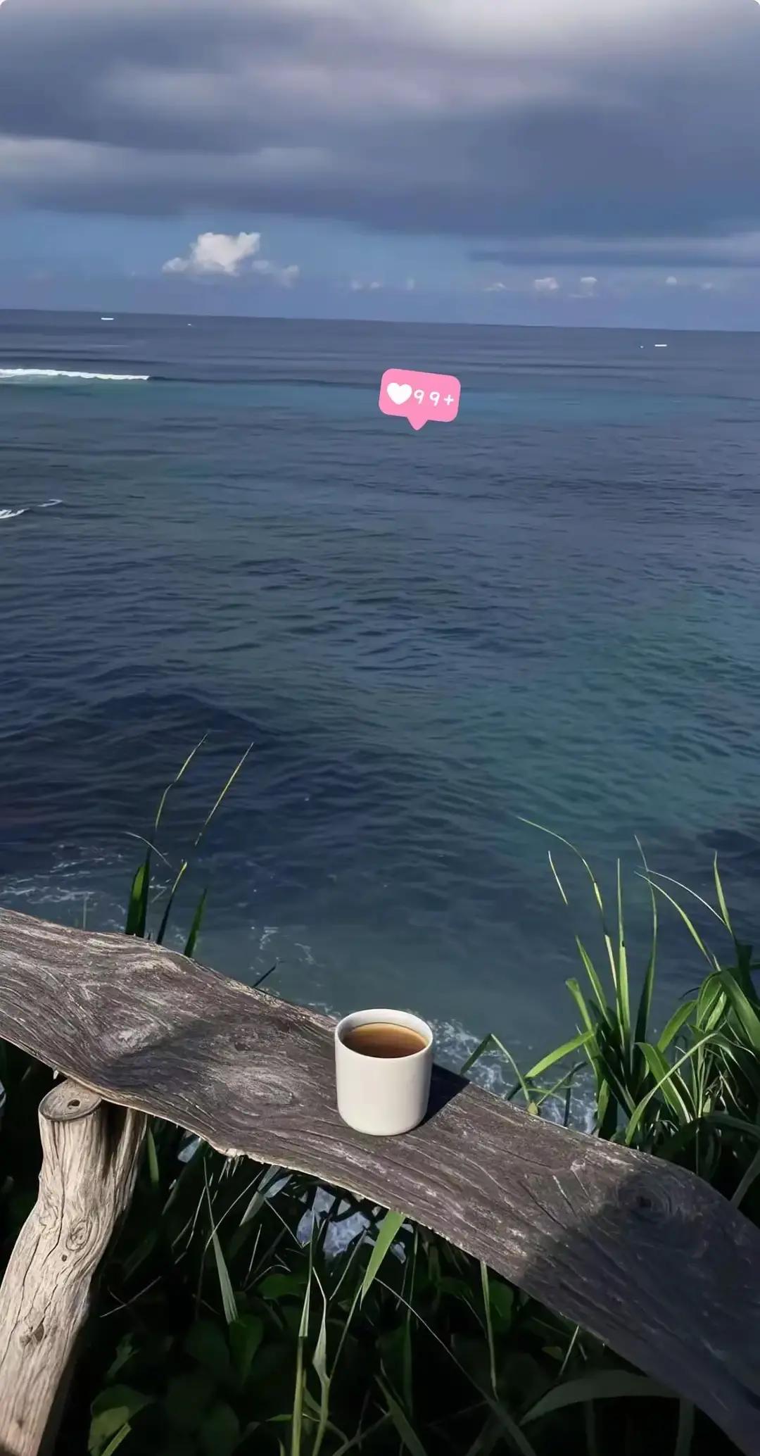 邻居大爷攒了一辈子钱，存折密码刚教给闺女，人就走了。

我上周去收拾老房子，柜子