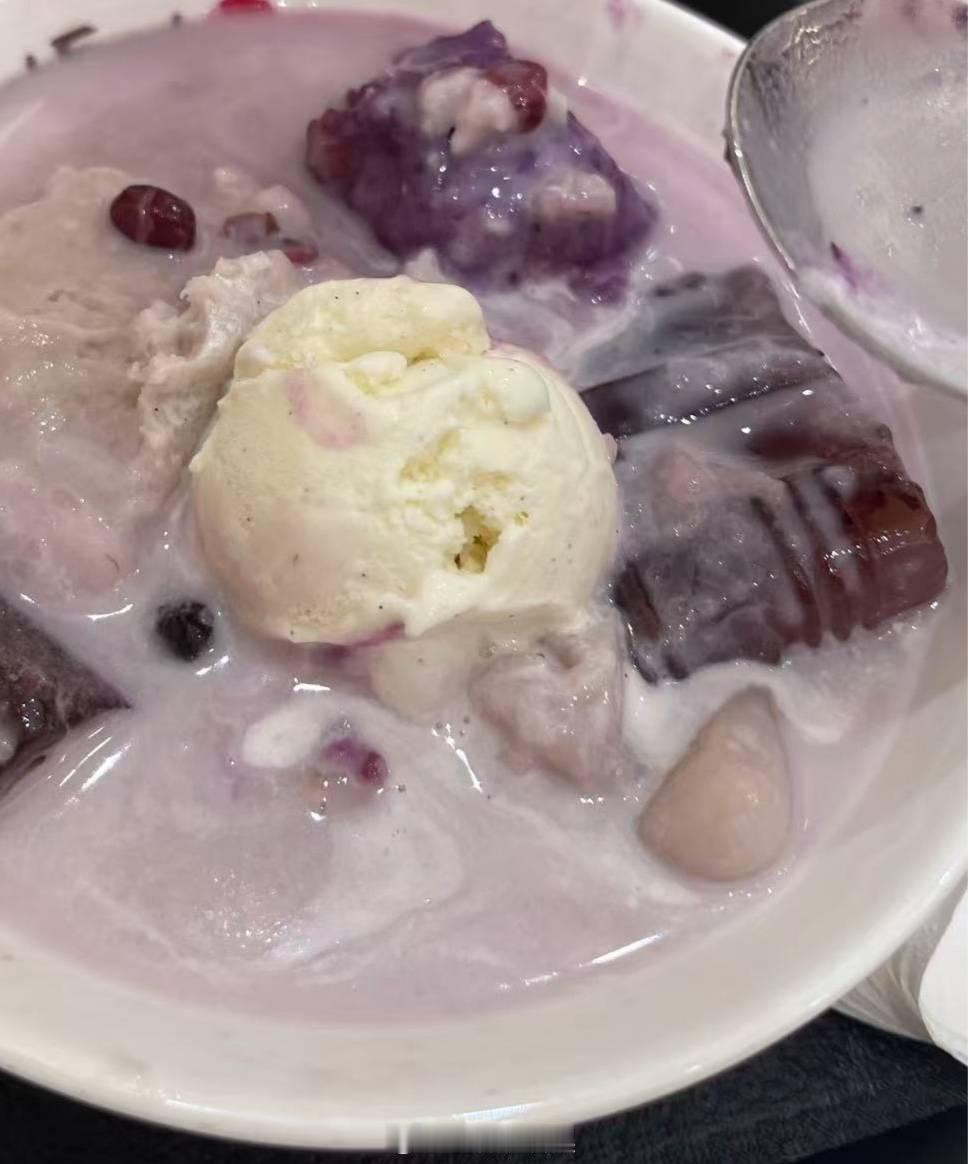 吴昕用千问把长沙小吃点了个遍没想到我和吴昕最大的共同点是，咱们都用千问点外卖！老