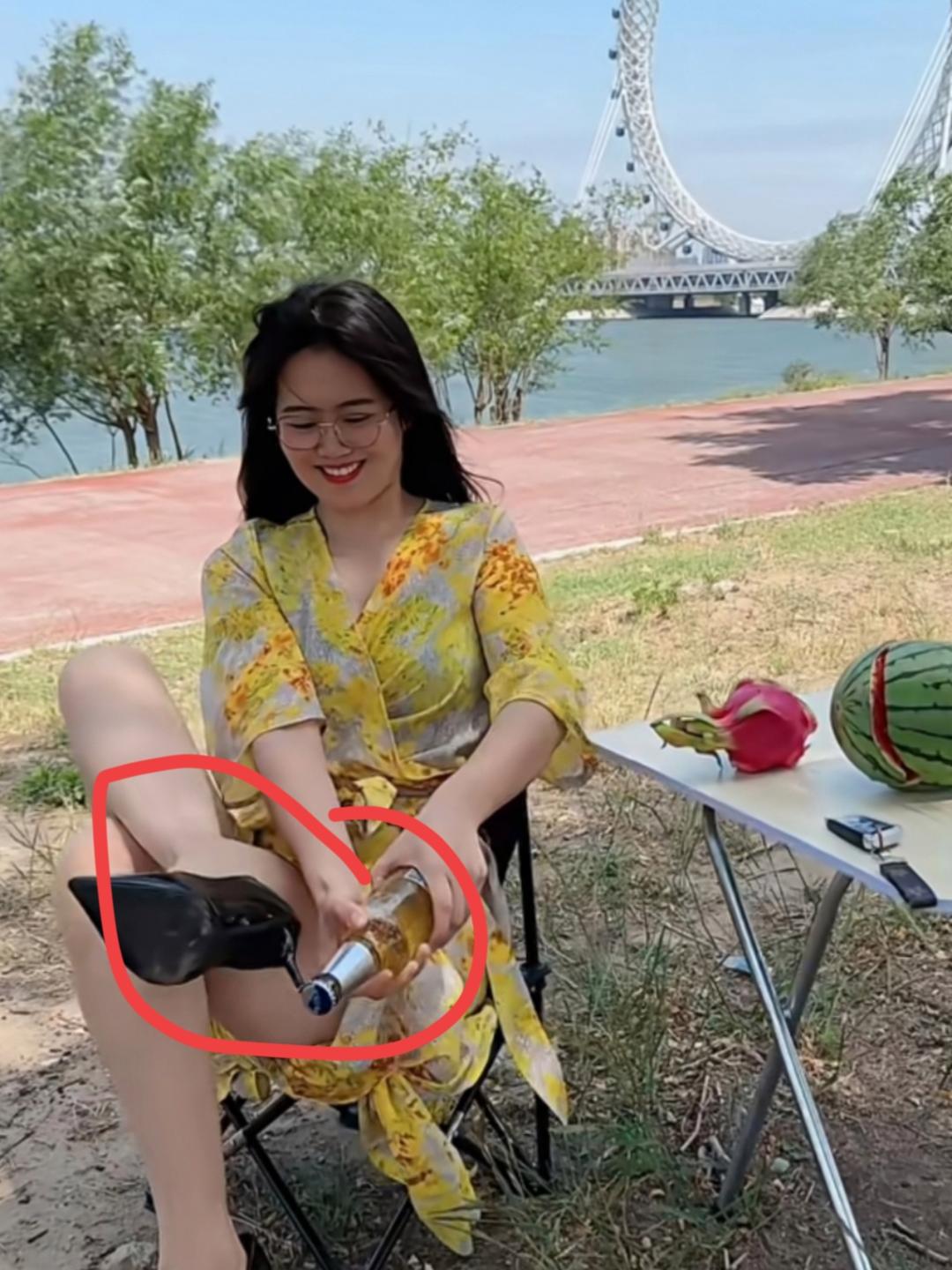 原来高跟鞋还有这功能啊