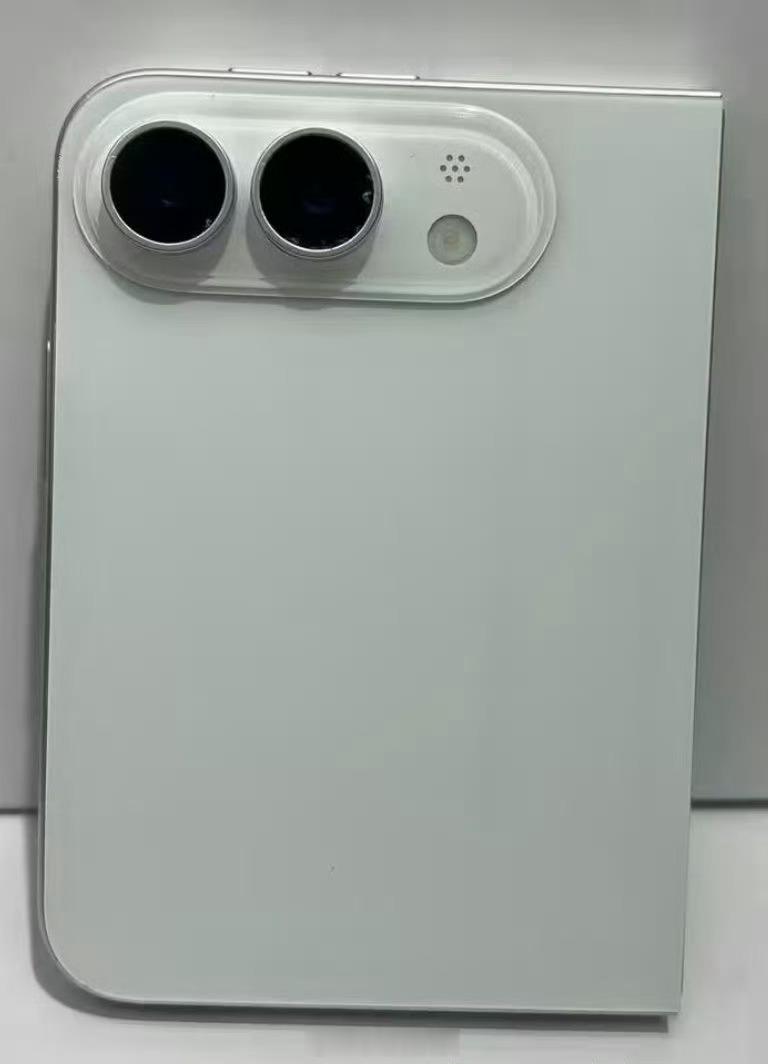 iPhoneUltra机模细节图曝光iPhone Ultra细节图又被扒出来了，