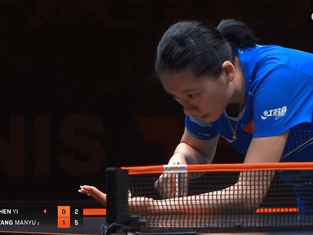曼昱连胜两局，
前两局王曼昱🇨🇳11-9，11-3领先陈熠🇨🇳！
曼昱在