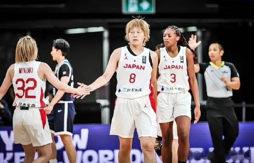 你知道日本女篮近些年为什么这么强吗？因为她们把归化球员用到了极致。这个叫斯提芬妮