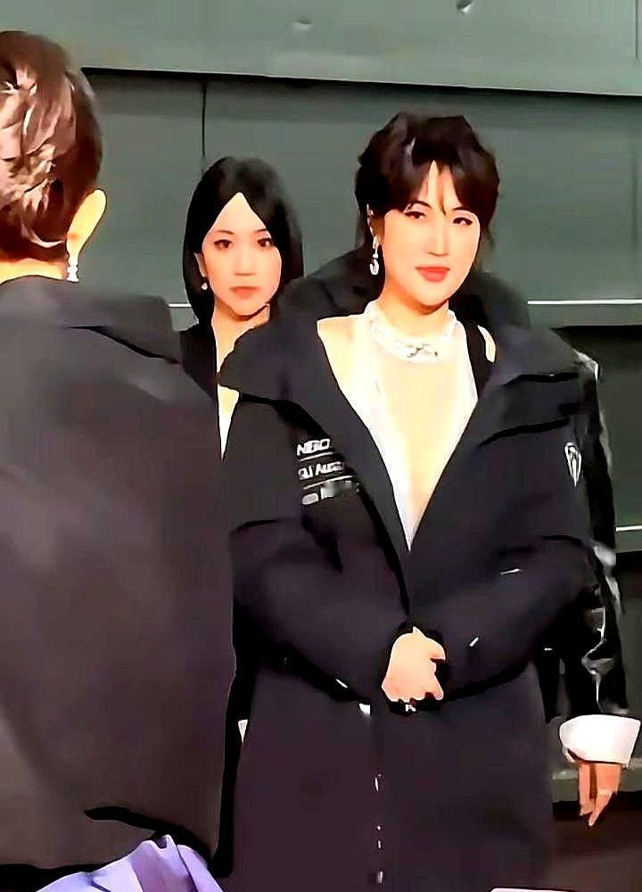 4.3分的“吃鸡演技”，竟然拿到了张艺谋新剧的入场券。
 
姚安娜在《猎冰》里持