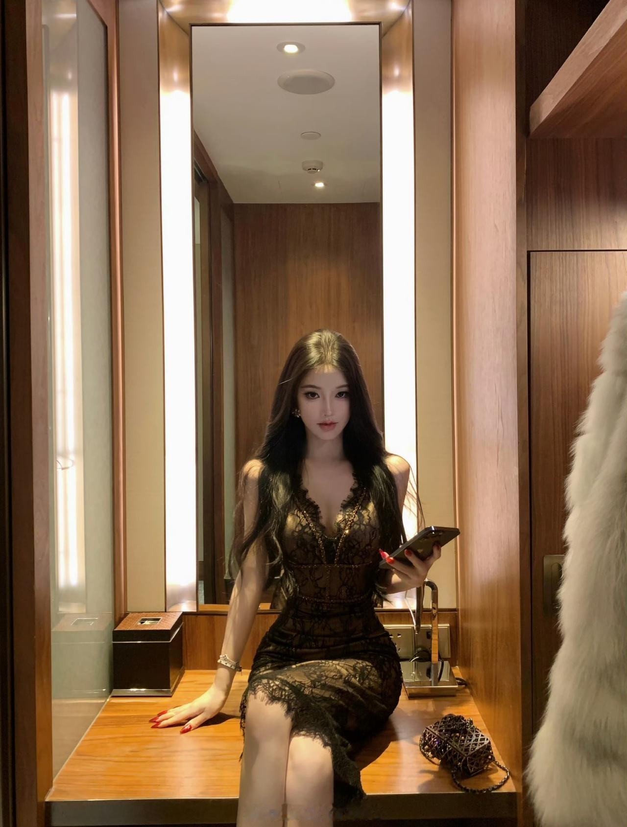 这条蕾丝裙美成这样真没招了… ​​​