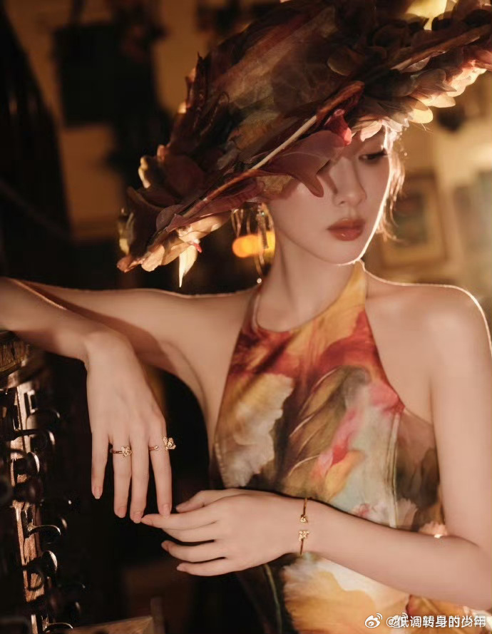 孟子义腾讯wetv活动出图好美好高级！ 全中国大气女人！出国就是争脸面去的