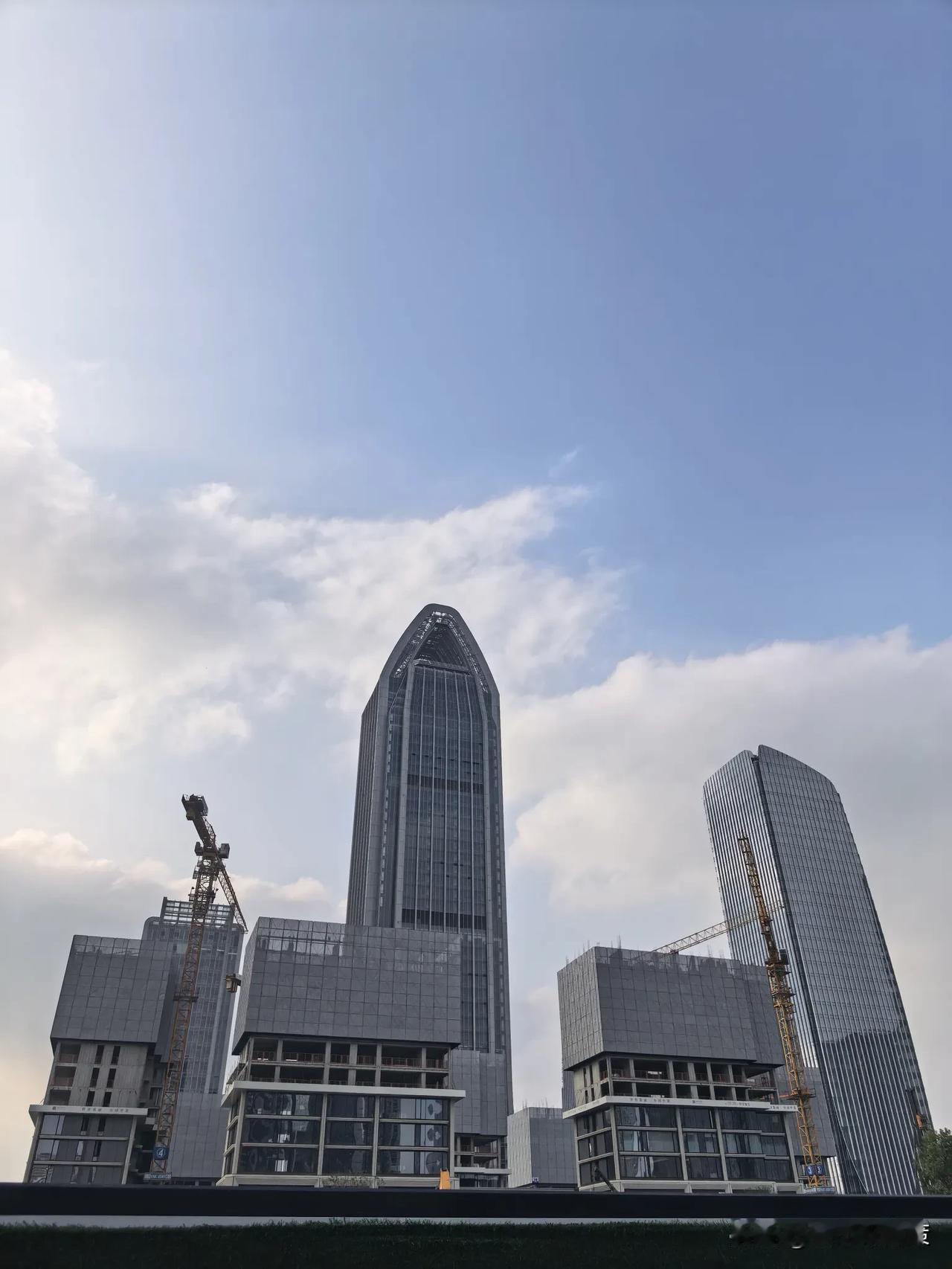 828新政发布接近一个月后，
北京第一个出台828落地细则！！
比网传的武汉版本