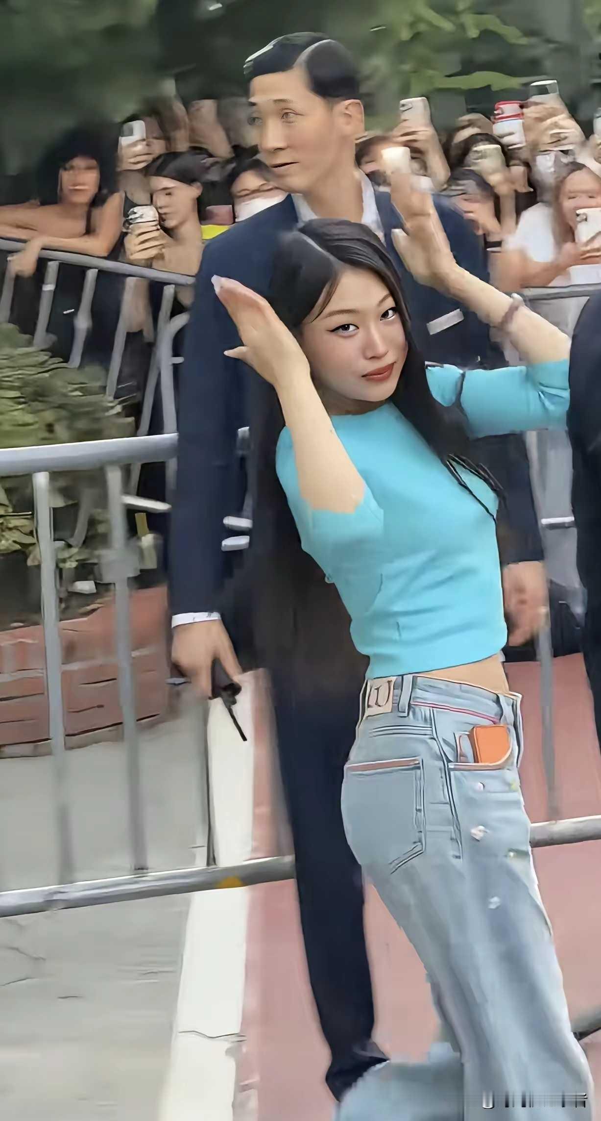 小沈阳的女儿能成为巨星吗？如今看来沈佳润已经比大部分星二代优秀多了，虽然是父母托
