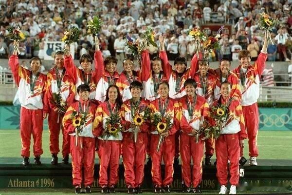 高红说女足力量曾让国人扬眉吐气铿锵话语藏初心，高红回望女足过往，曾凭实力让国人扬