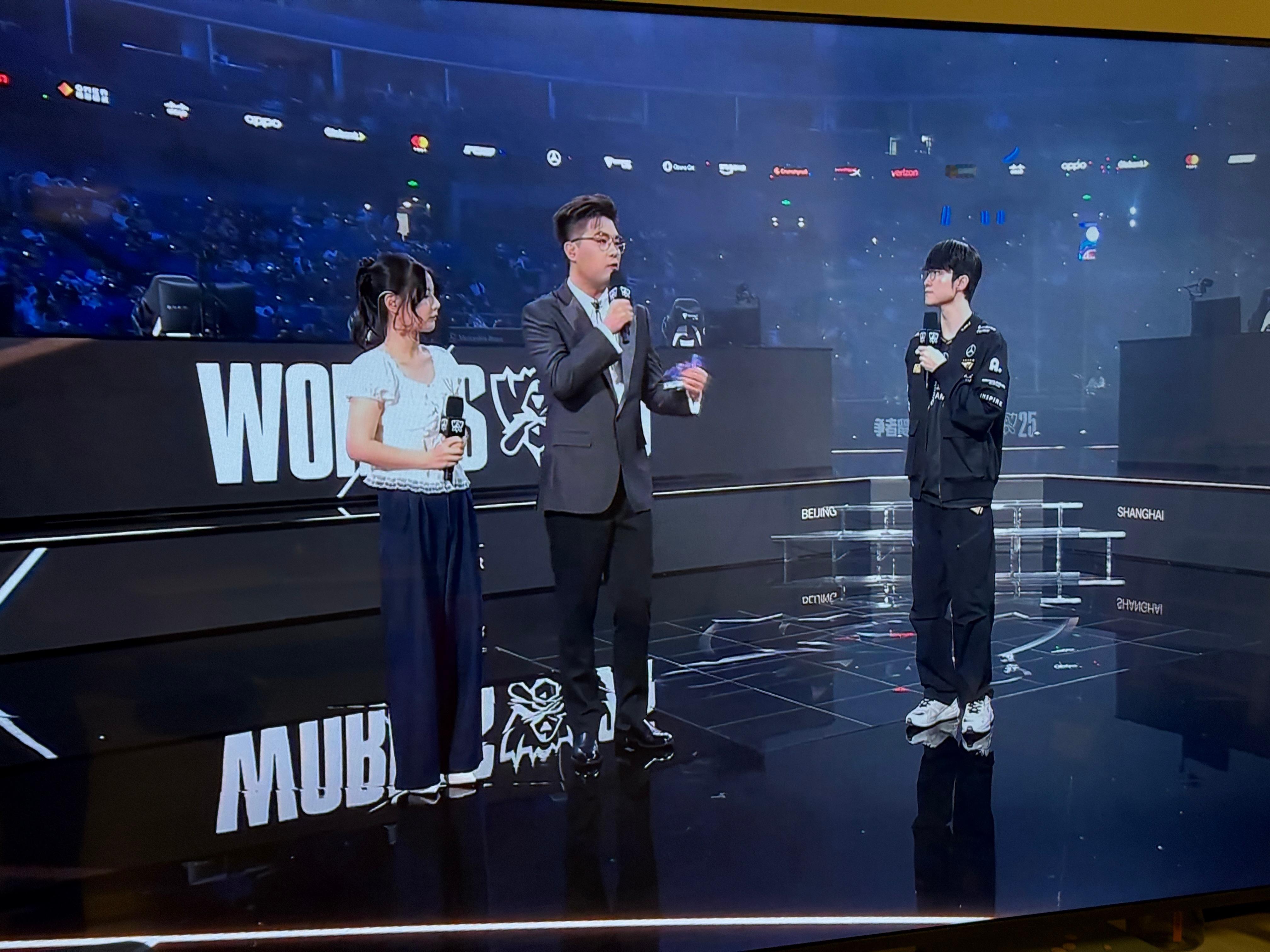 AL对战T1决胜局真的就差一点啊，圣枪哥的剑魔真的很猛了，金克丝也发育起来了。A