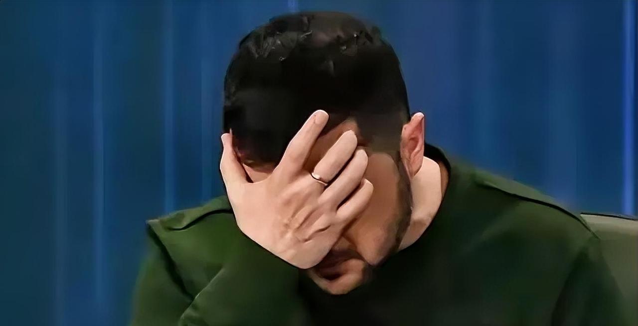 泽连斯基的悲剧在于，他由“英雄”沦为“负资产”，正被各方“抛弃”！国内民调显示，