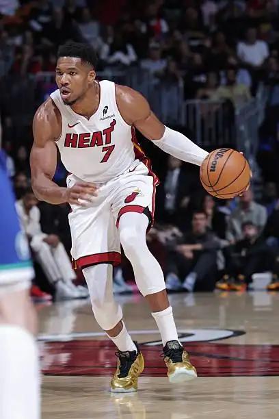 NBA今日数据榜
得分榜：
第一 森林狼 安东尼·爱德华兹 45分
第一 灰熊 