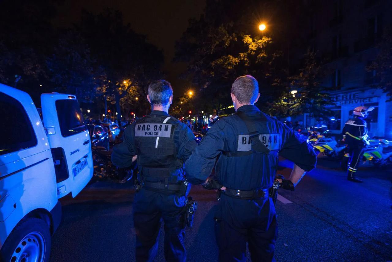 🔴🇫🇷 紧急信息 — 两名22岁的日本女游客在巴黎遭到两名北非裔男子性侵。