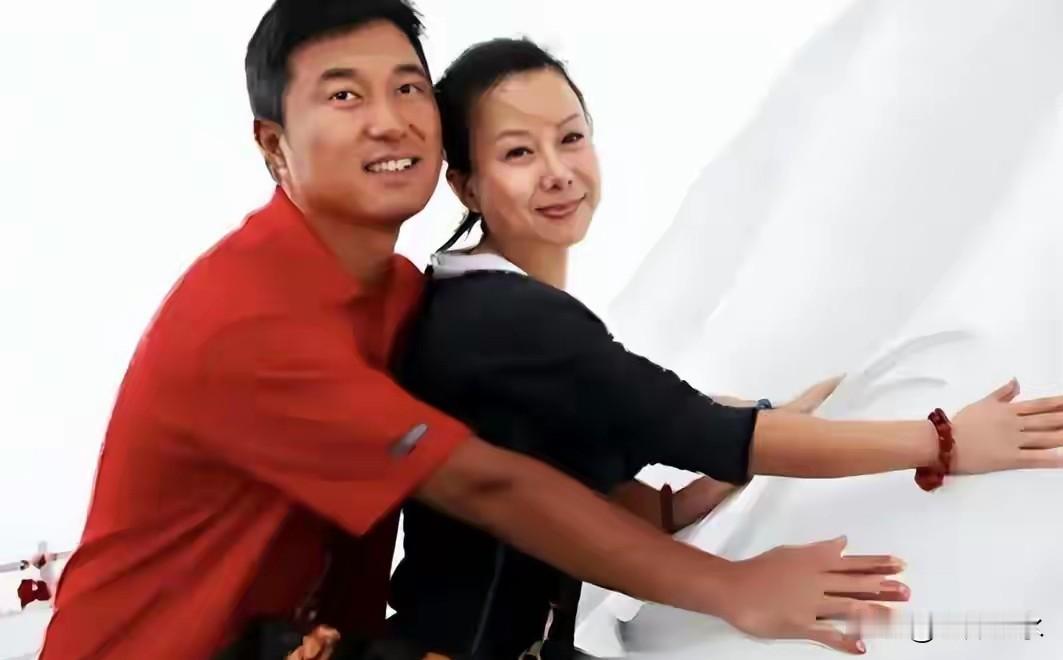 丈夫把她关进了监狱，关了256天，她熬了七年才离婚，背后很现实

2009年5月