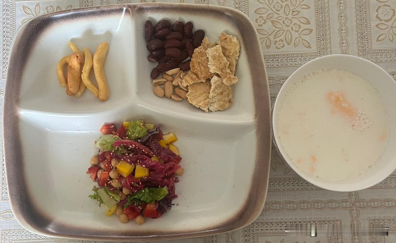 减脂控糖第三十四天，早餐打卡均衡饮食。