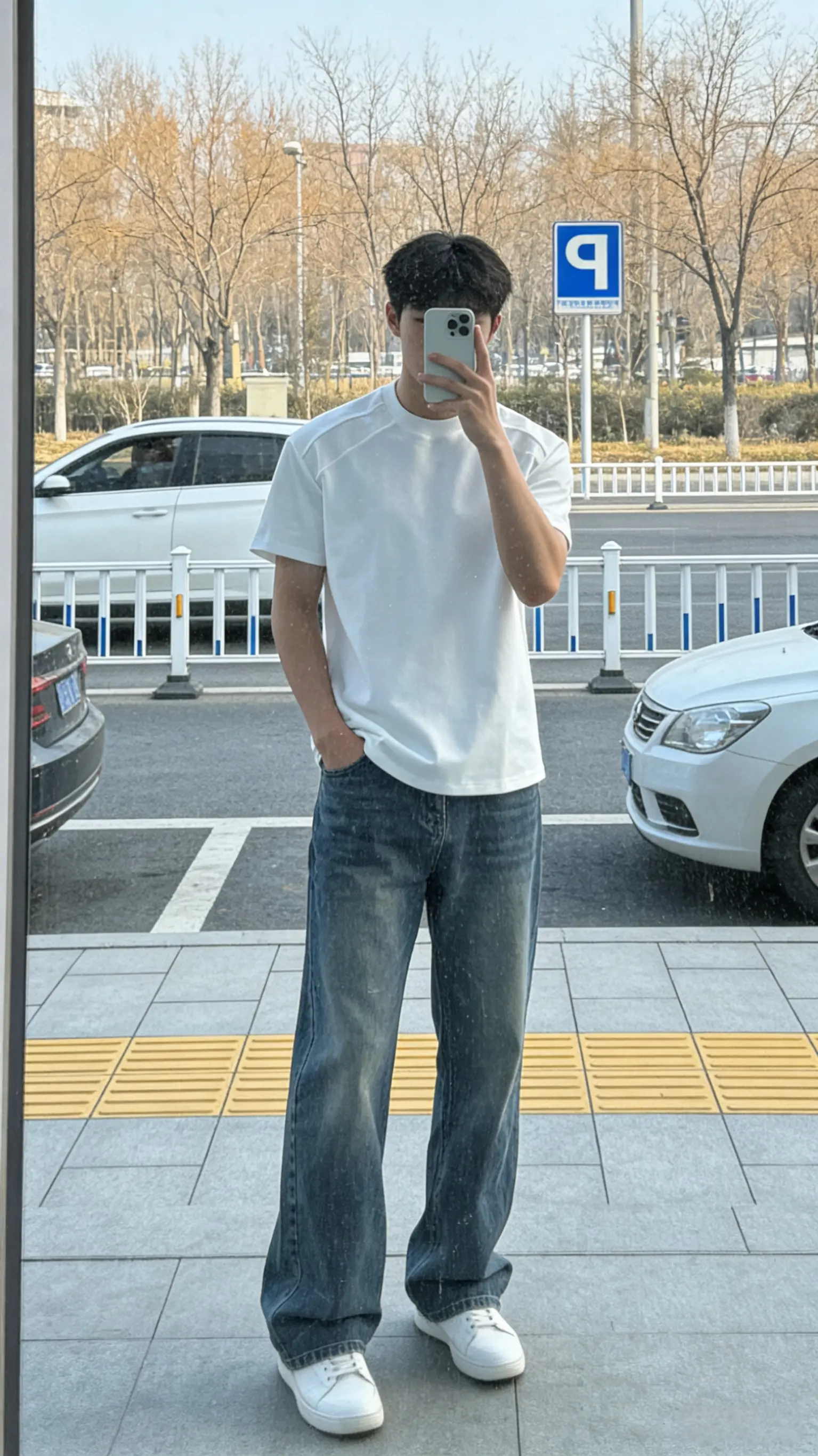 美式显肩宽螺纹T恤。