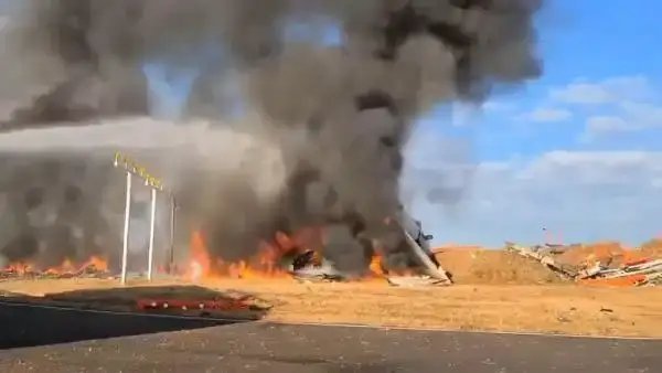 韩国客机着火找到80具遗体99人失踪 唉，说是失踪，但应该也都是烧没了找不到yt