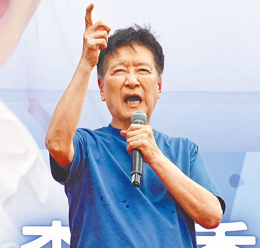 蓝对比民调 赵、郑各有所长。郑丽文的人气持续攀升，不仅赢得了自主党员以及军系基层