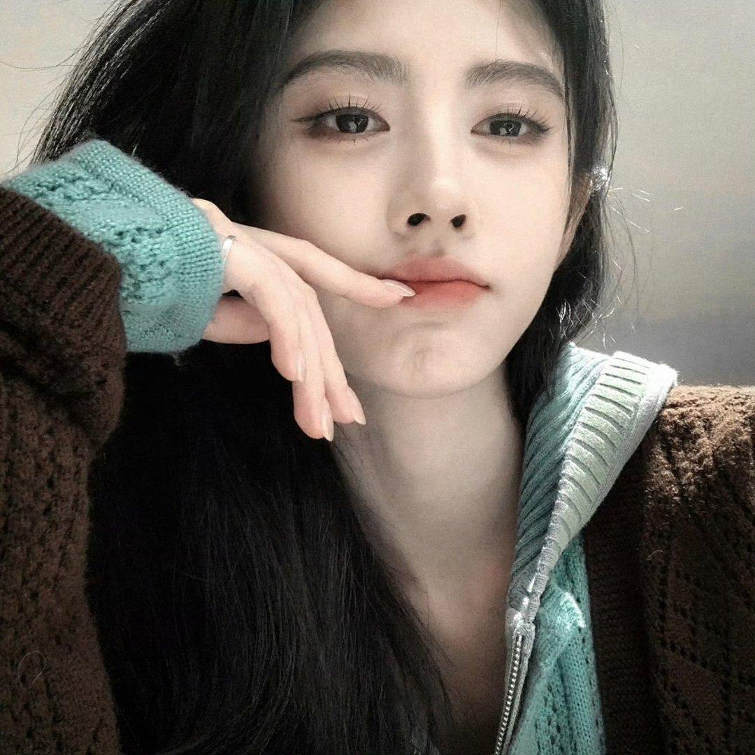 鞠婧祎 jjy鞠婧祎阿黛jjy鞠婧祎来战赠你冬雪一把，春光一把。