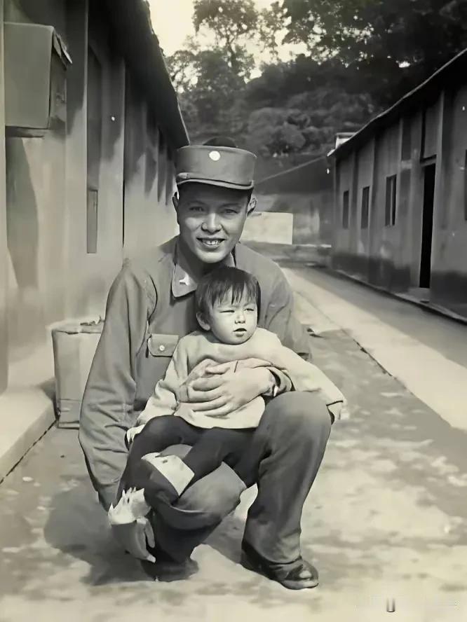 郑丽文当选国民党主席这事还挺有看头。她父亲是云南人，曾是国民党滇军少校，败退到台