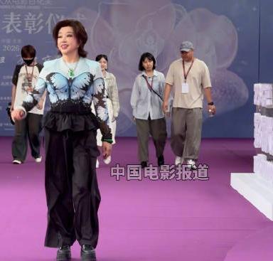 刘晓庆，骄傲发文

8月9日下午，刘晓庆在社交平台骄傲发文，晒出一组出席第38届