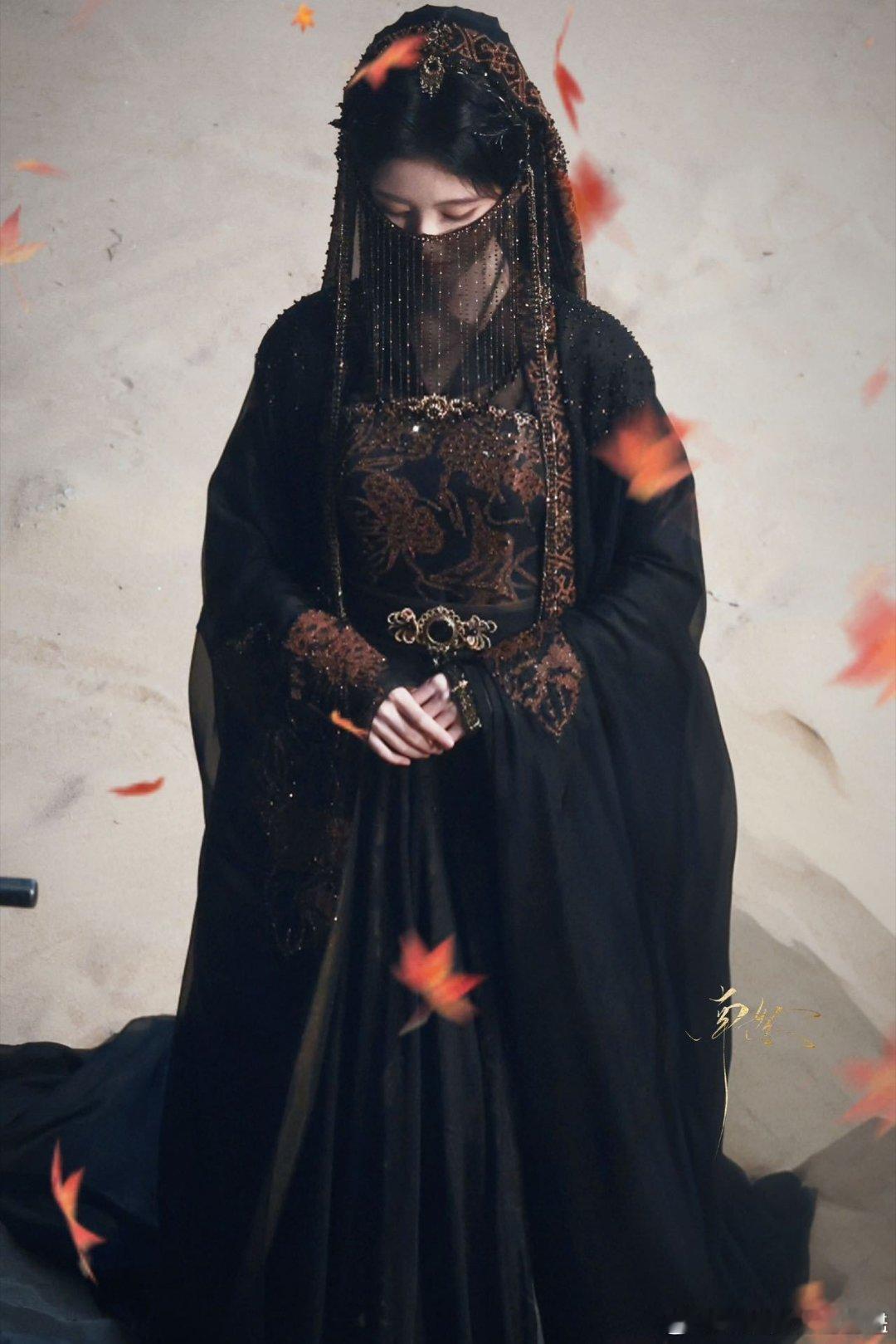 鞠婧祎的外貌 郭敬明的妆造  鞠婧祎新剧面纱造型太鲨了！郭敬明妆造绝了，恶女感爆