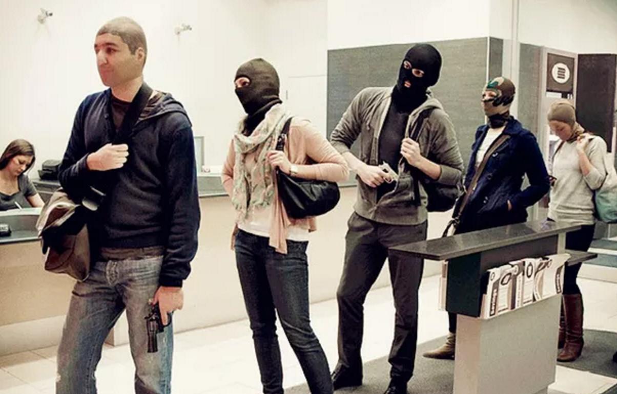 2002年，伦敦希思罗机场650万美元现金不翼而飞，随后警察破案也陷入零证据状态