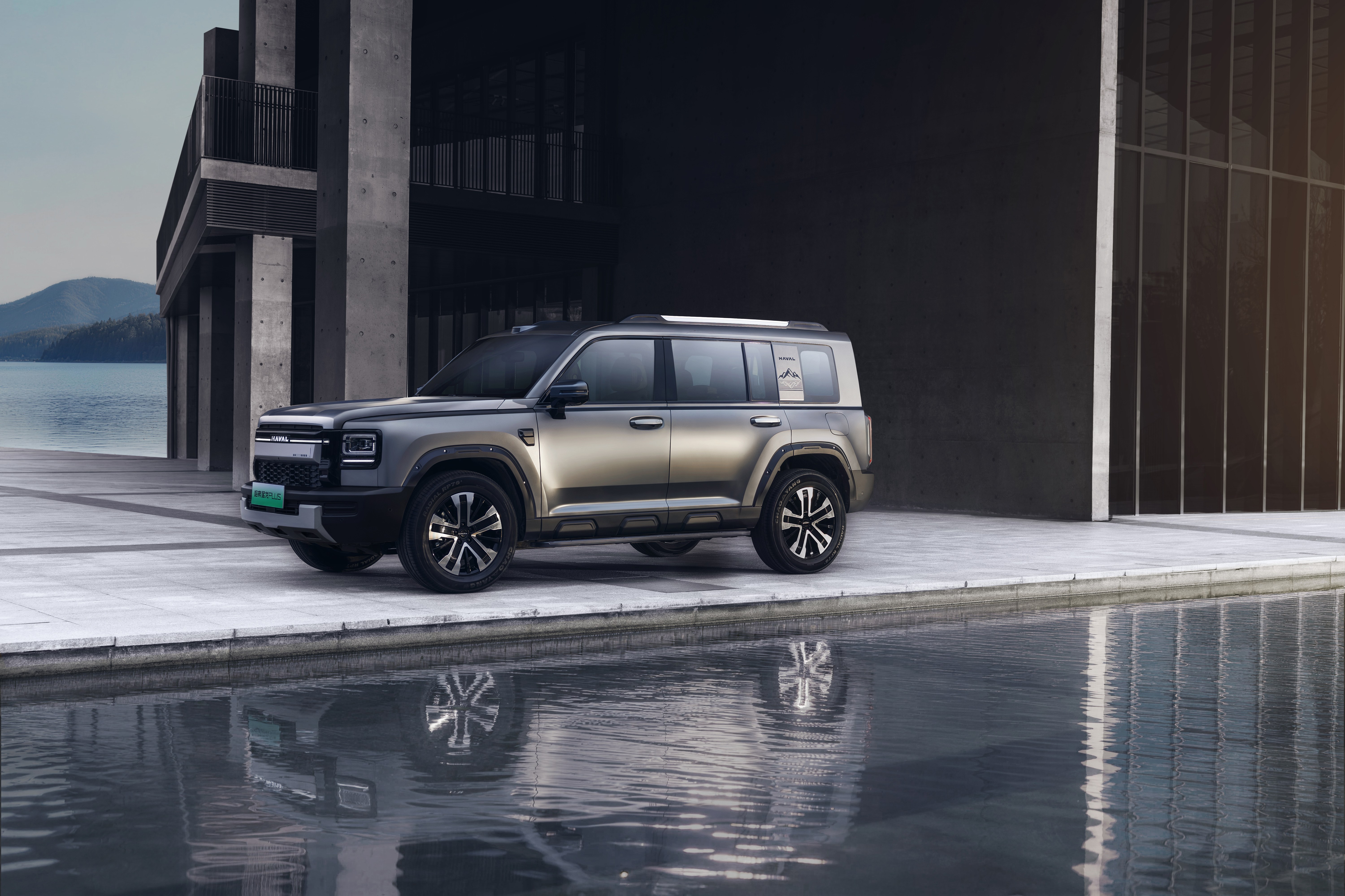 有棱角的车，请有棱角的人。这次猛龙PLUS和王濛的组合，有个性！虽然方盒子这条赛