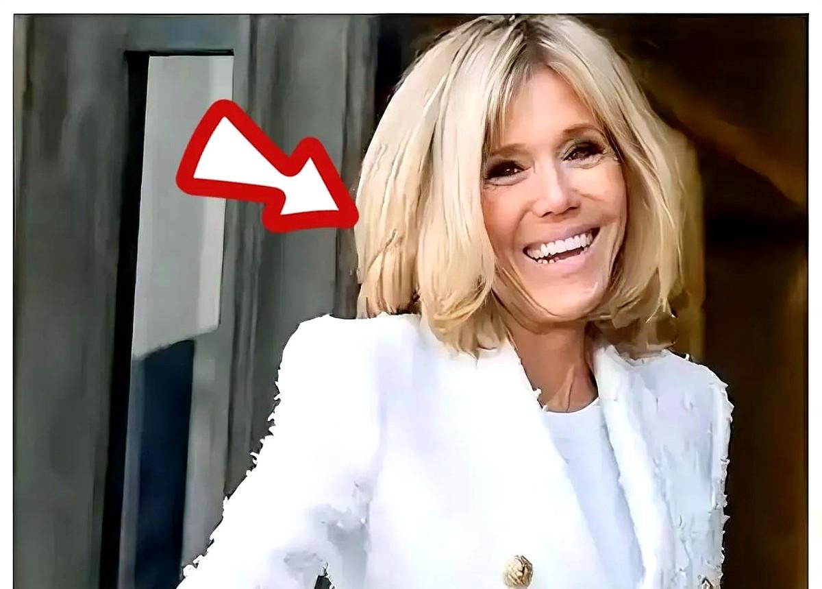 姐妹们快看！

法国总统夫人布丽吉特这发型暗藏玄机！

最近有发型师朋友跟我爆料