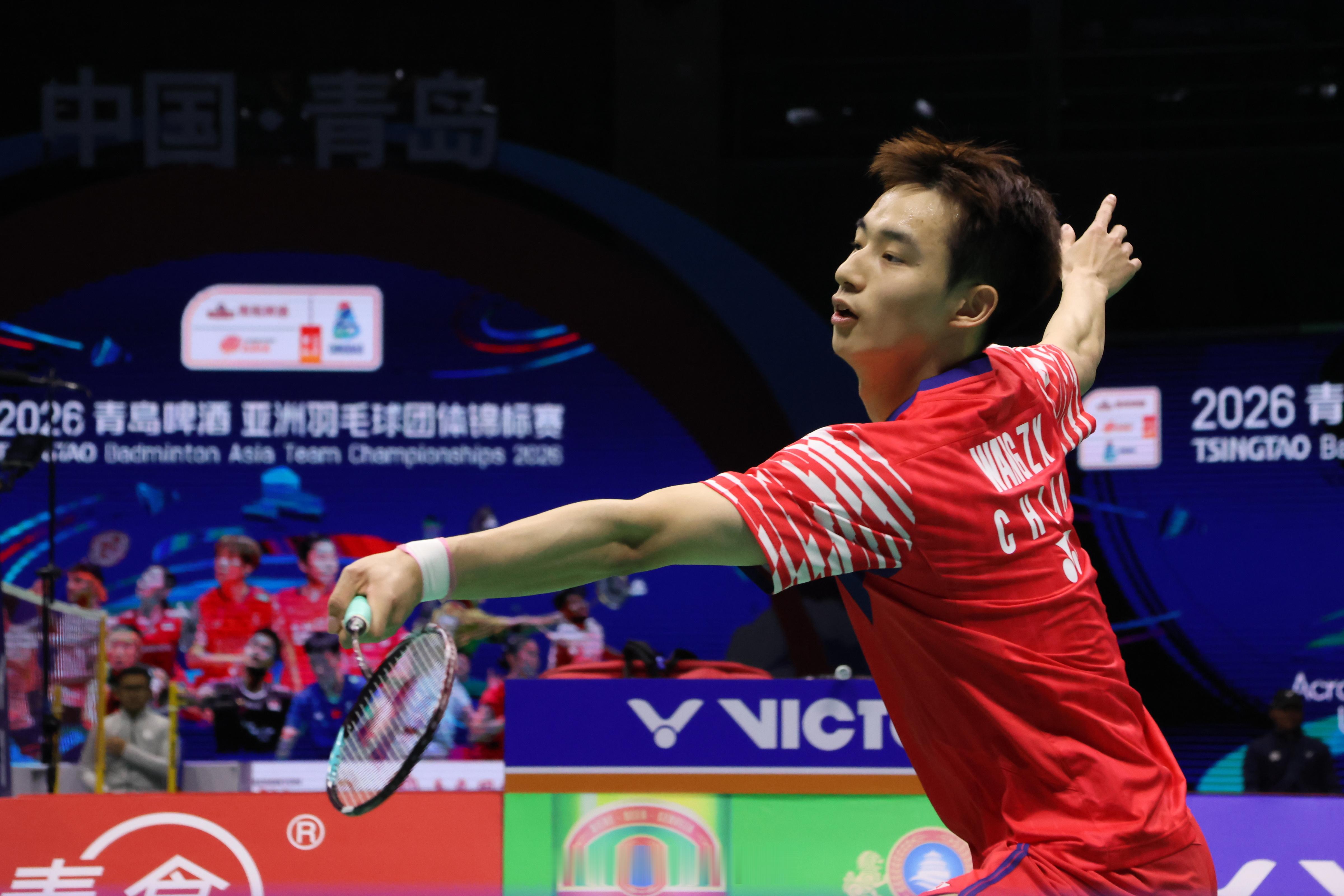 国羽一单王正行以2比0战胜裴鹏锋，为国羽男团先拔头筹世说新羽