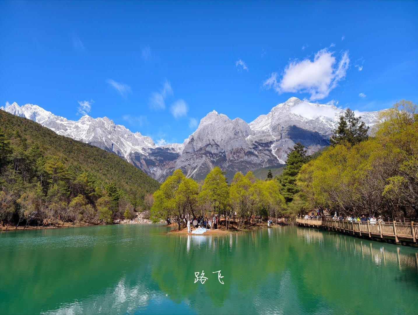 建议想减肥的人去一趟云南我前不久不是去了趟云南丽江嘛，那里平均海拔2400多米。