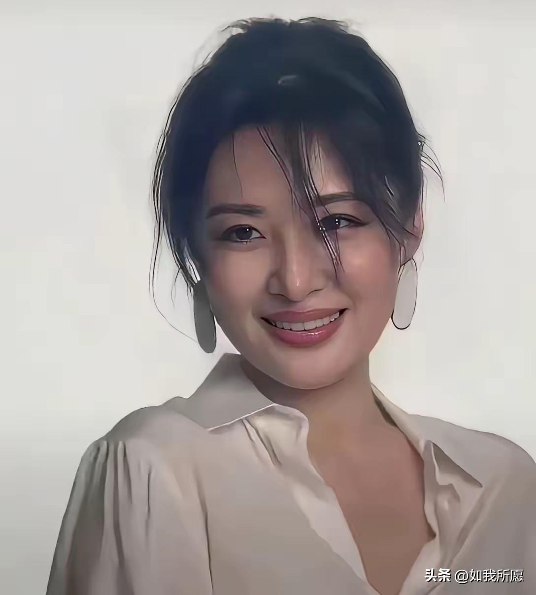 刷到周涛近照，
突然想起二十年前，
看她和董卿同台，当时我纯属颜狗，满脑子都是：