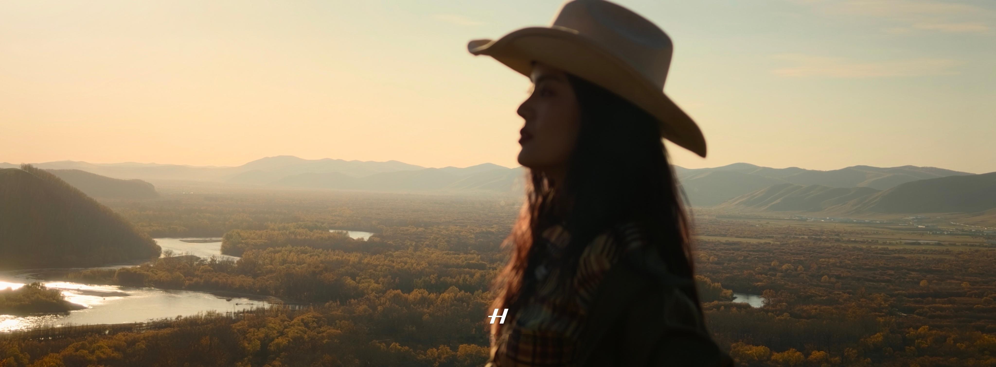 就像我前两天预告的，下面请大家欣赏，原本就故事感满满的 XPAN 画幅，现在又动