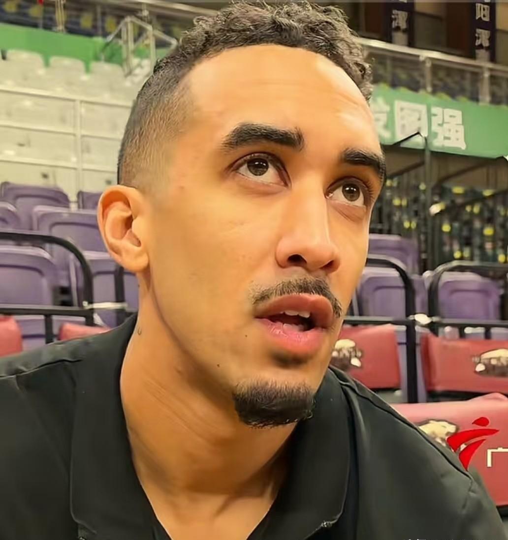 徐杰当选首周南区全明星票王，奎因还现场喊着每天投票为他助力……这哥们情义亮了，真